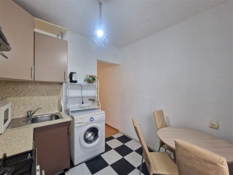 3-к квартира, 4/5 эт., 58м²