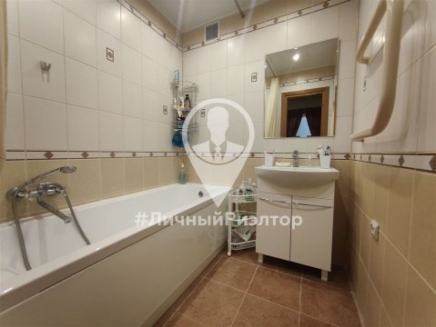 2-к квартира, 1/10 эт., 71м²